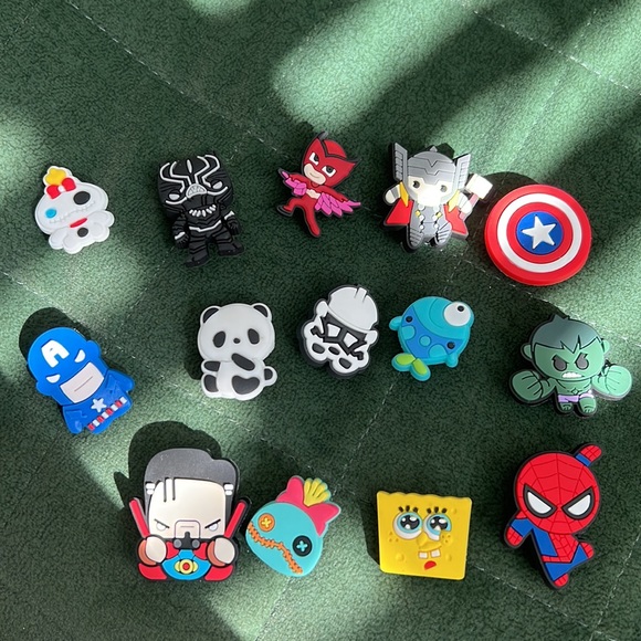 New set of (14) shoes crocs kids Disney characters charms - Picture 3 of 3